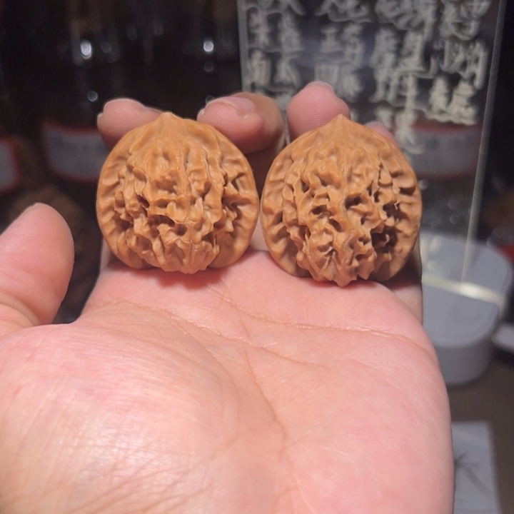 把件文玩核桃36龙鳞全品粉红皮