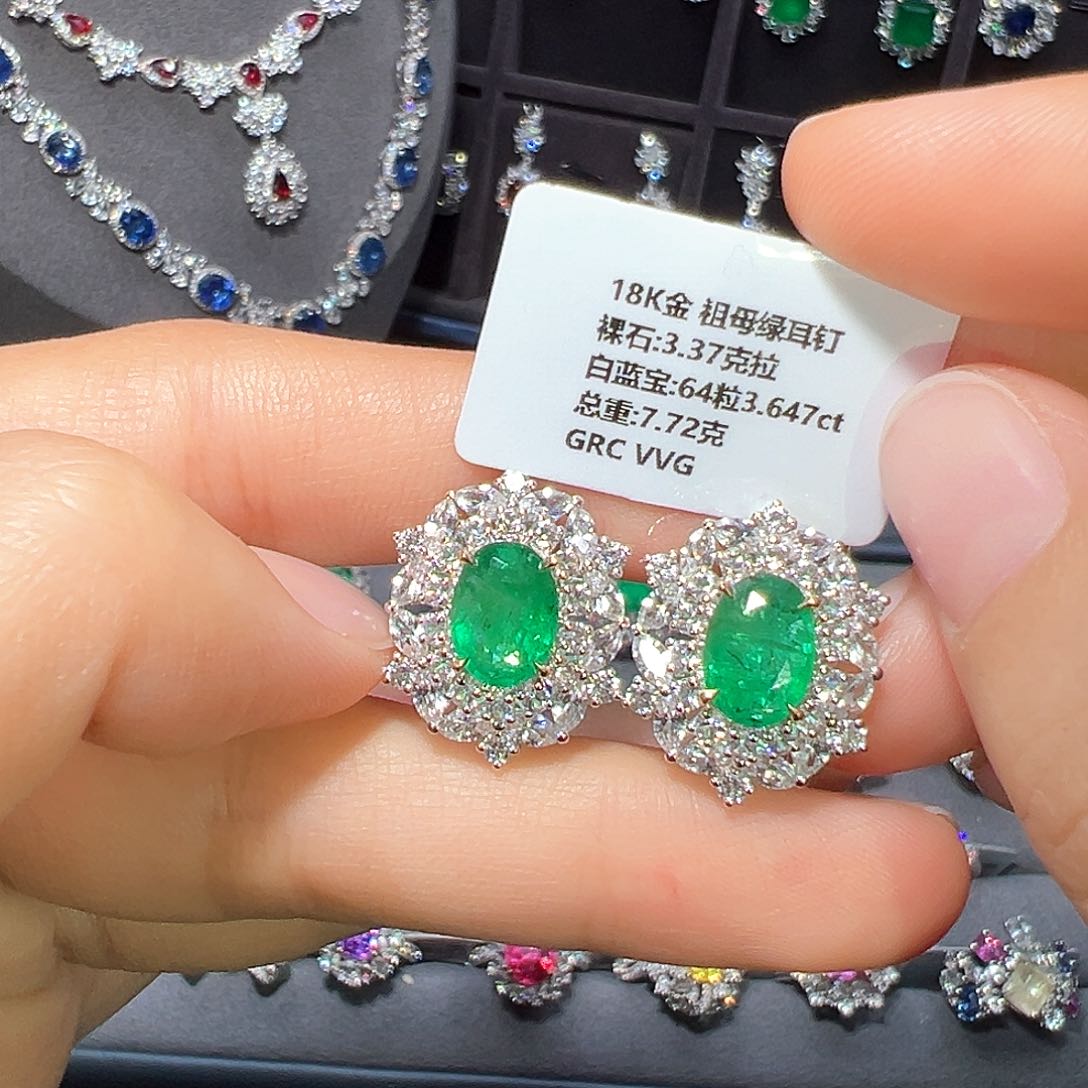 祖母绿耳扣18K金镶嵌