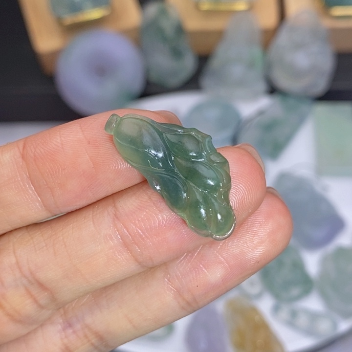 定制翡翠未镶嵌白菜