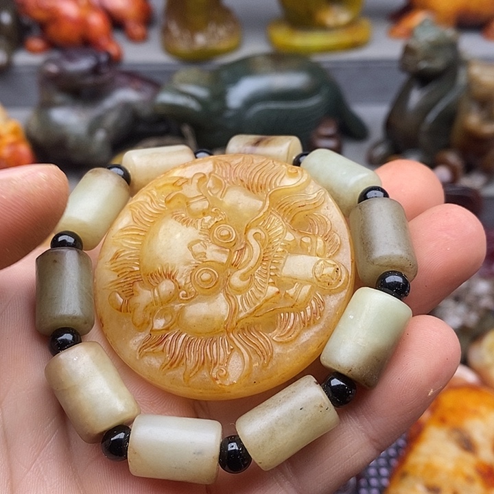 未镶嵌蛇纹石玉颈饰