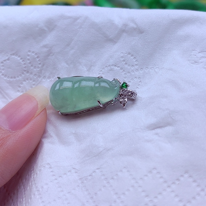 翡翠银S925镶嵌颈饰翡翠