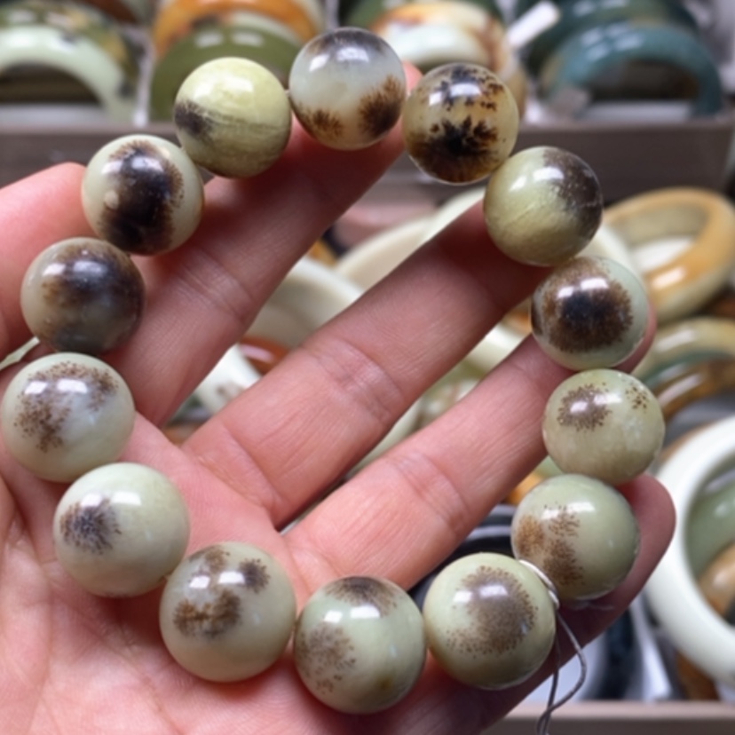 【闪购商品】蛇纹石玉手镯未镶嵌