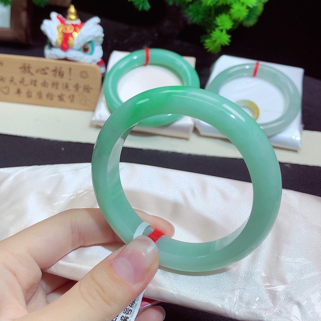 翡翠未镶嵌手镯486