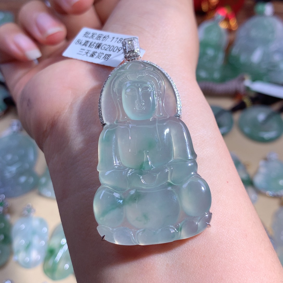 翡翠颈饰18K金镶嵌观音