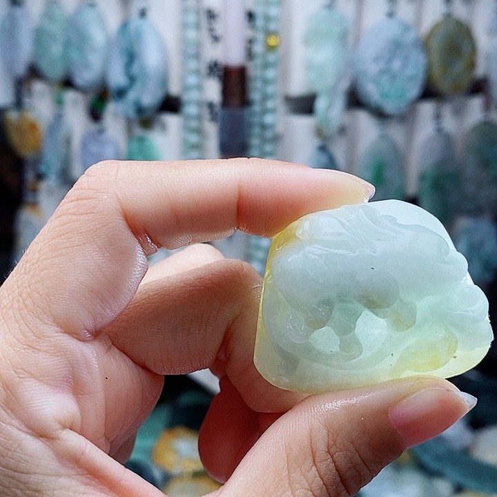 翡翠未镶嵌颈饰翡翠