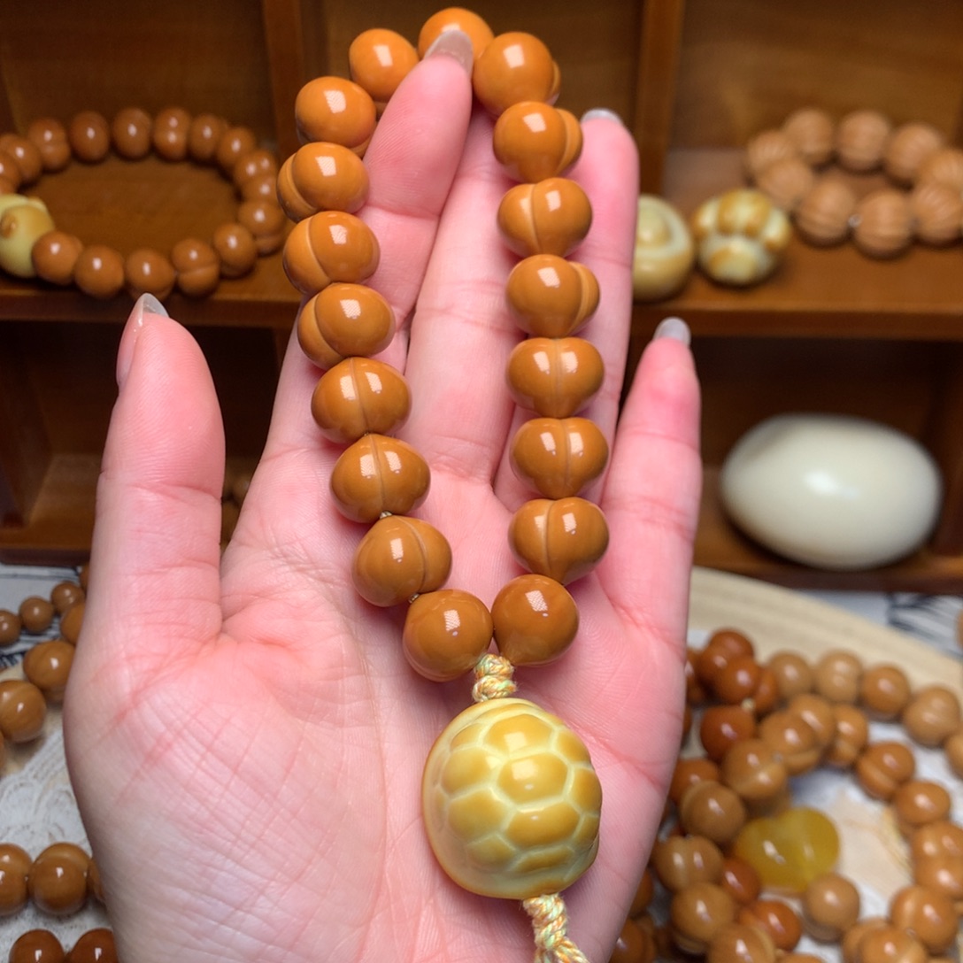 猴头核桃把件14玻璃底屁桃手持富甲