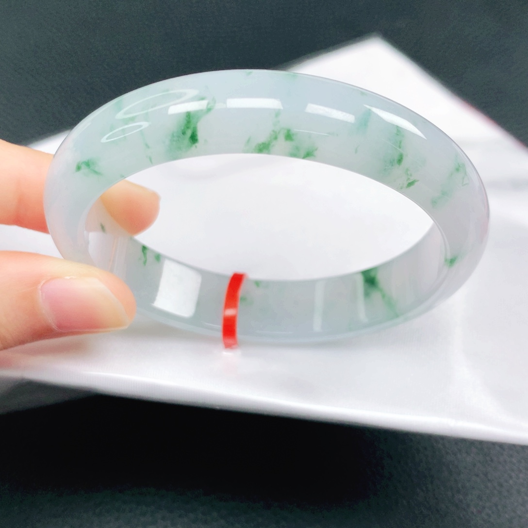 翡翠未镶嵌手镯53圈贵妃