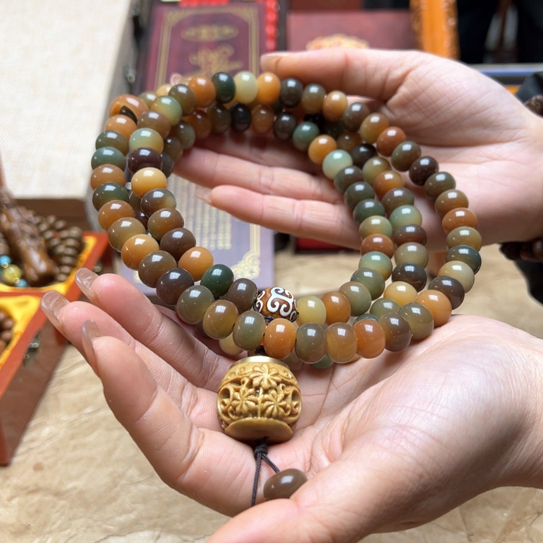 大叶紫檀（黑酸枝木类）