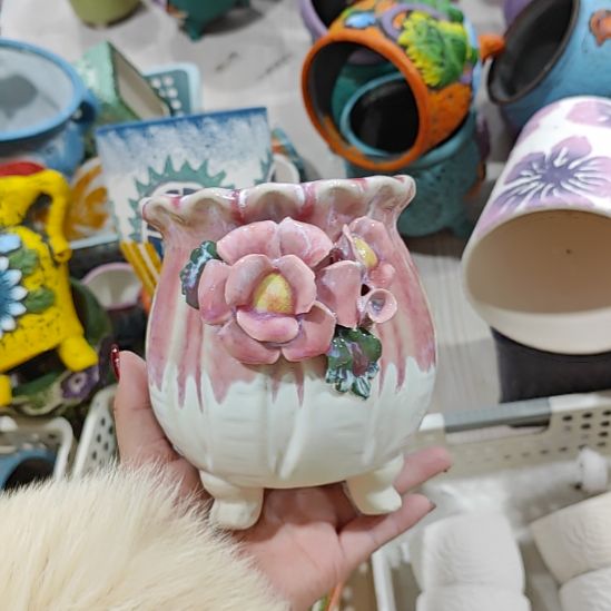 当场拍满15元发货不凑不发，花盆盆口不方不圆有针孔黑点是正常的，