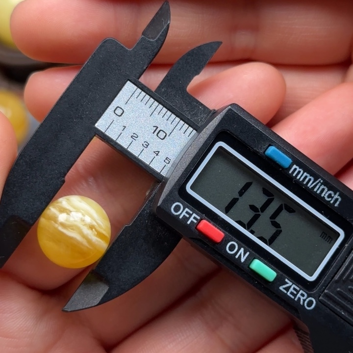 小***莓琥珀未镶嵌珠宝奇石蜜蜡单珠