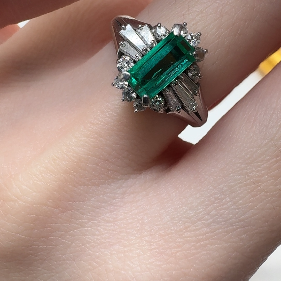 戒指祖母绿未镶嵌