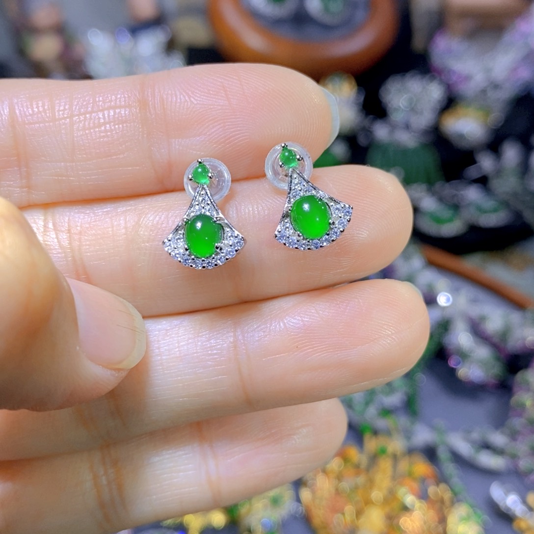 翡翠颈饰银S925镶嵌天然翡翠