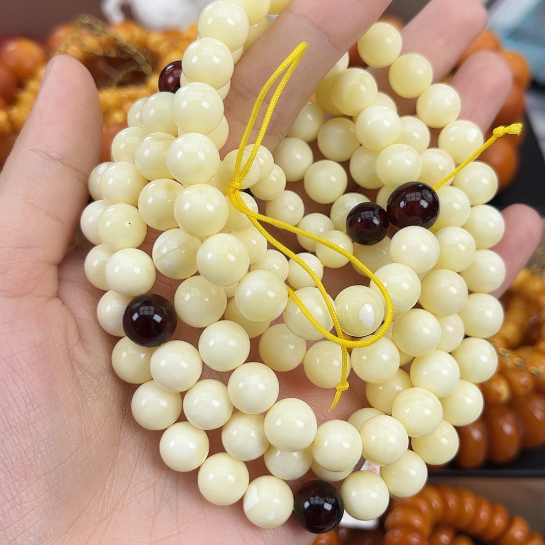 琥珀颈饰未镶嵌呵*蜜蜡