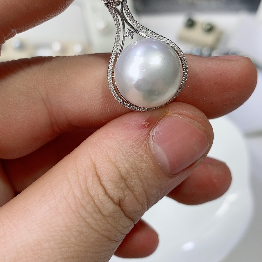 海水珍珠颈饰18K金镶嵌