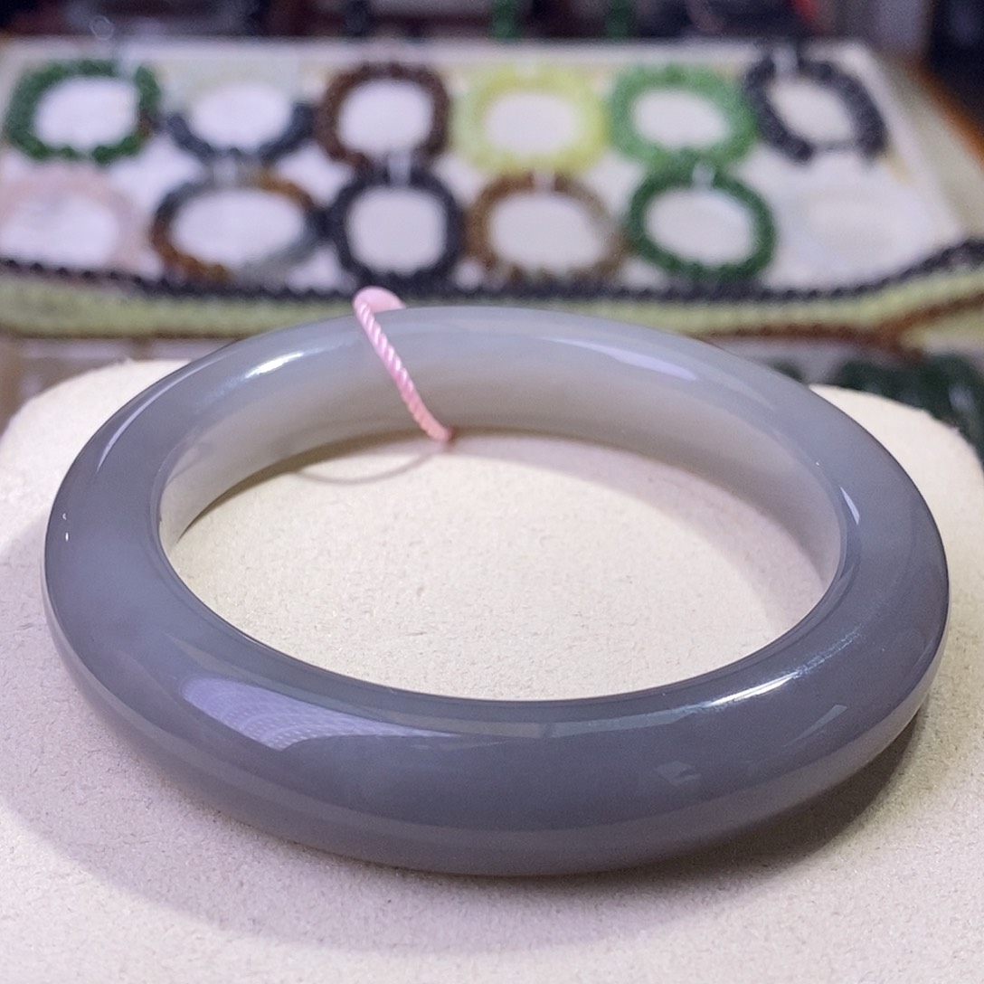 颈饰未镶嵌和田玉收藏级58烟紫老矿料冰底浓紫手镯