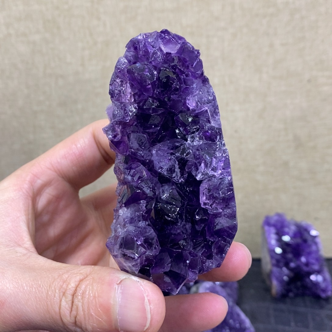 水晶未镶嵌大型摆件（非配饰）紫水晶389