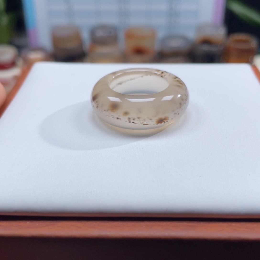 Q***g玛瑙/玉髓未镶嵌戒指Z17.6港16