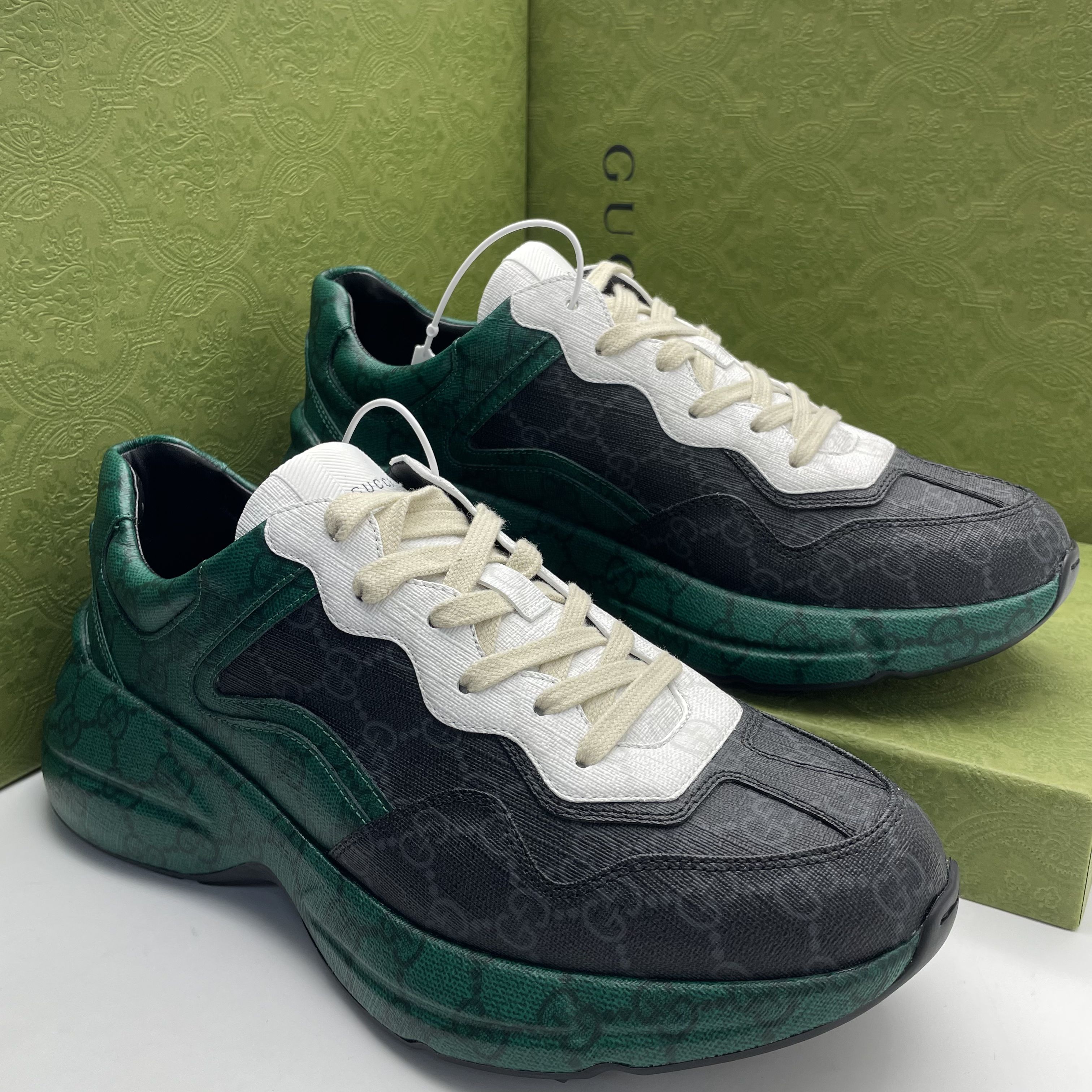 未使用 GUCCI/古驰 /41.5欧码/ 满印老花复古老爹鞋/全套