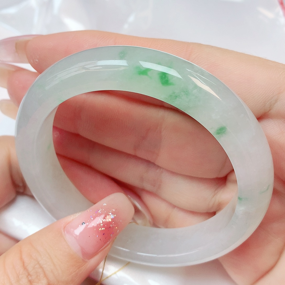 翡翠手镯未镶嵌抖音711