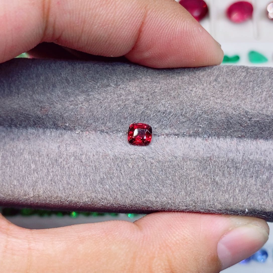 尖晶石裸石未镶嵌尖晶石63分