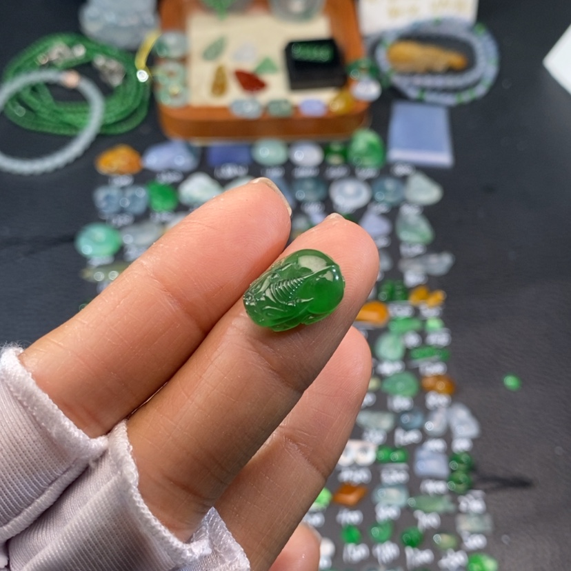 【闪购商品】翡翠挂件未镶嵌貔貅