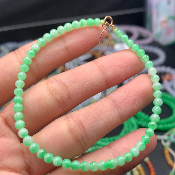 翡翠手镯未镶嵌卡