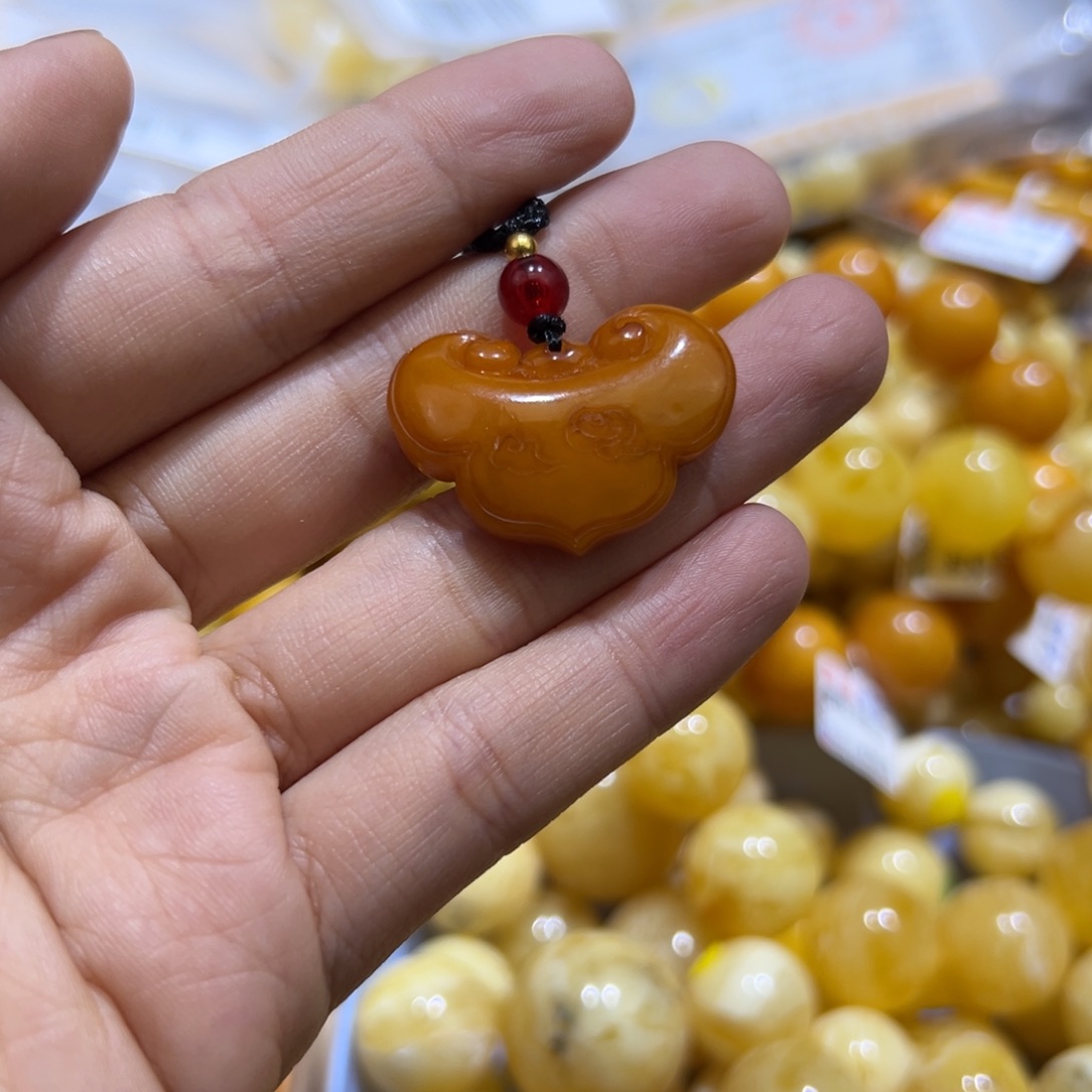琥珀珠宝奇石未镶嵌