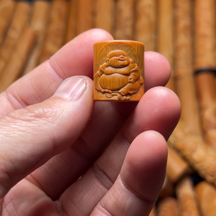 实心竹雕刻手把件