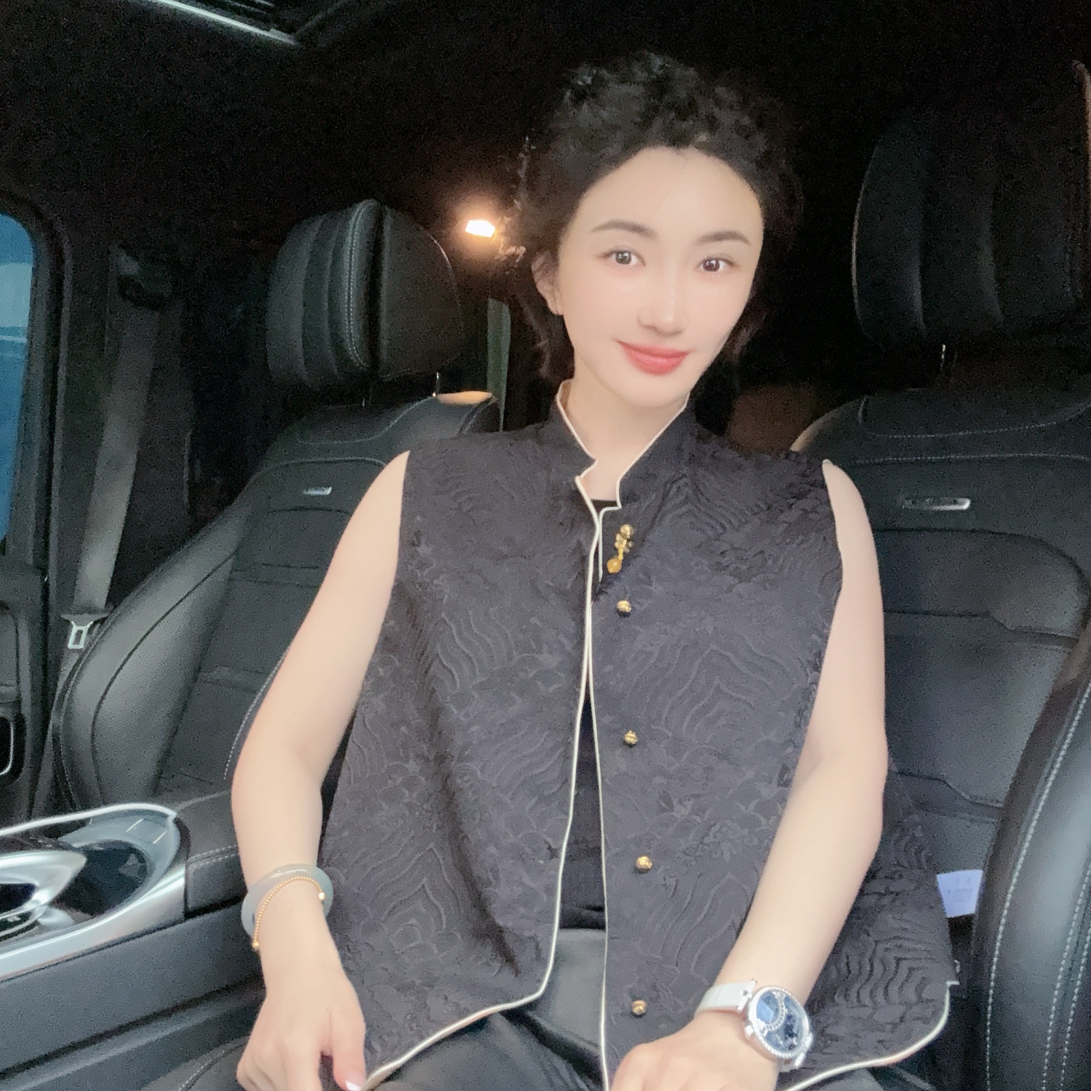 Betty Bairn【刘HAHA精选】新中式立领马甲24B-BW8126