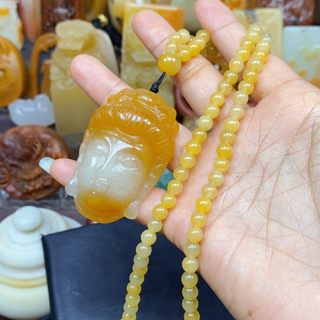 石英质玉（黄龙玉）颈饰未镶嵌