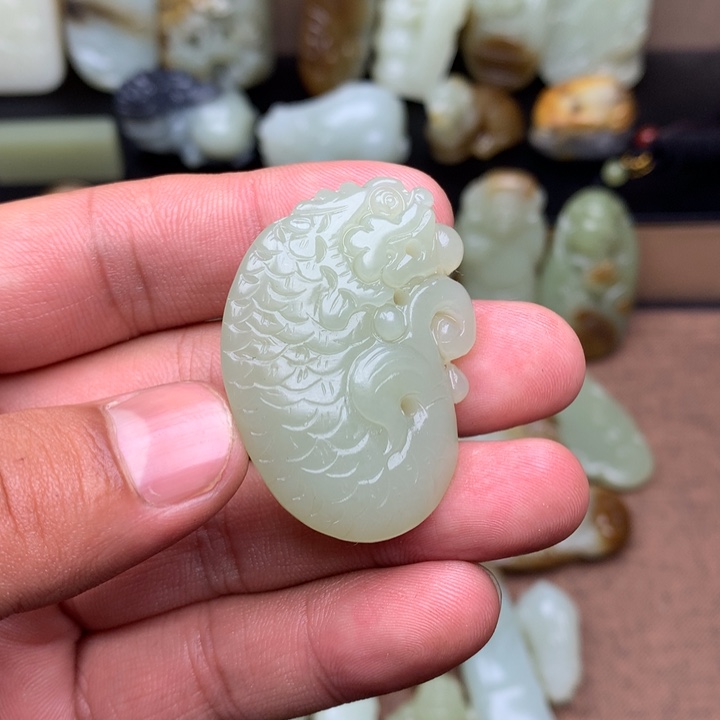 和田玉（糖玉）未镶嵌颈饰