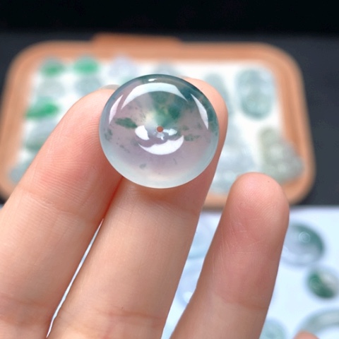 翡翠颈饰未镶嵌冰种飘花小平安扣