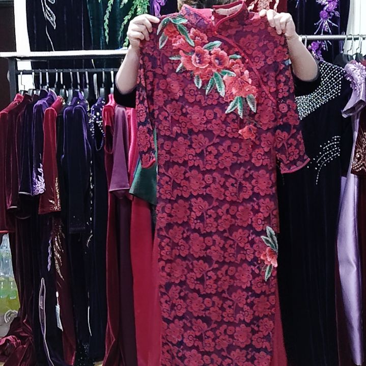 红色蕾丝长款贴花奥黛裙xl110斤左右