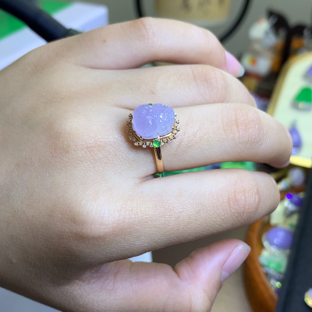 翡翠颈饰18K金镶嵌翡翠