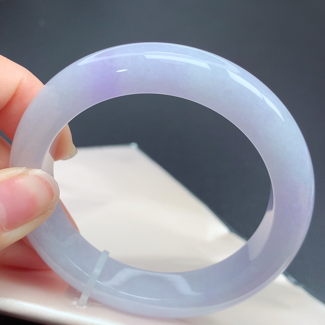 翡翠手镯未镶嵌55圈口