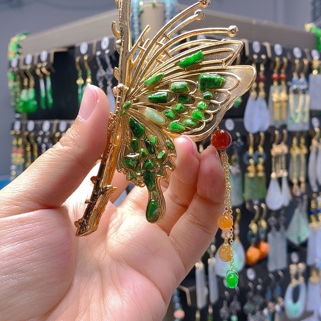 未镶嵌翡翠耳饰翡翠