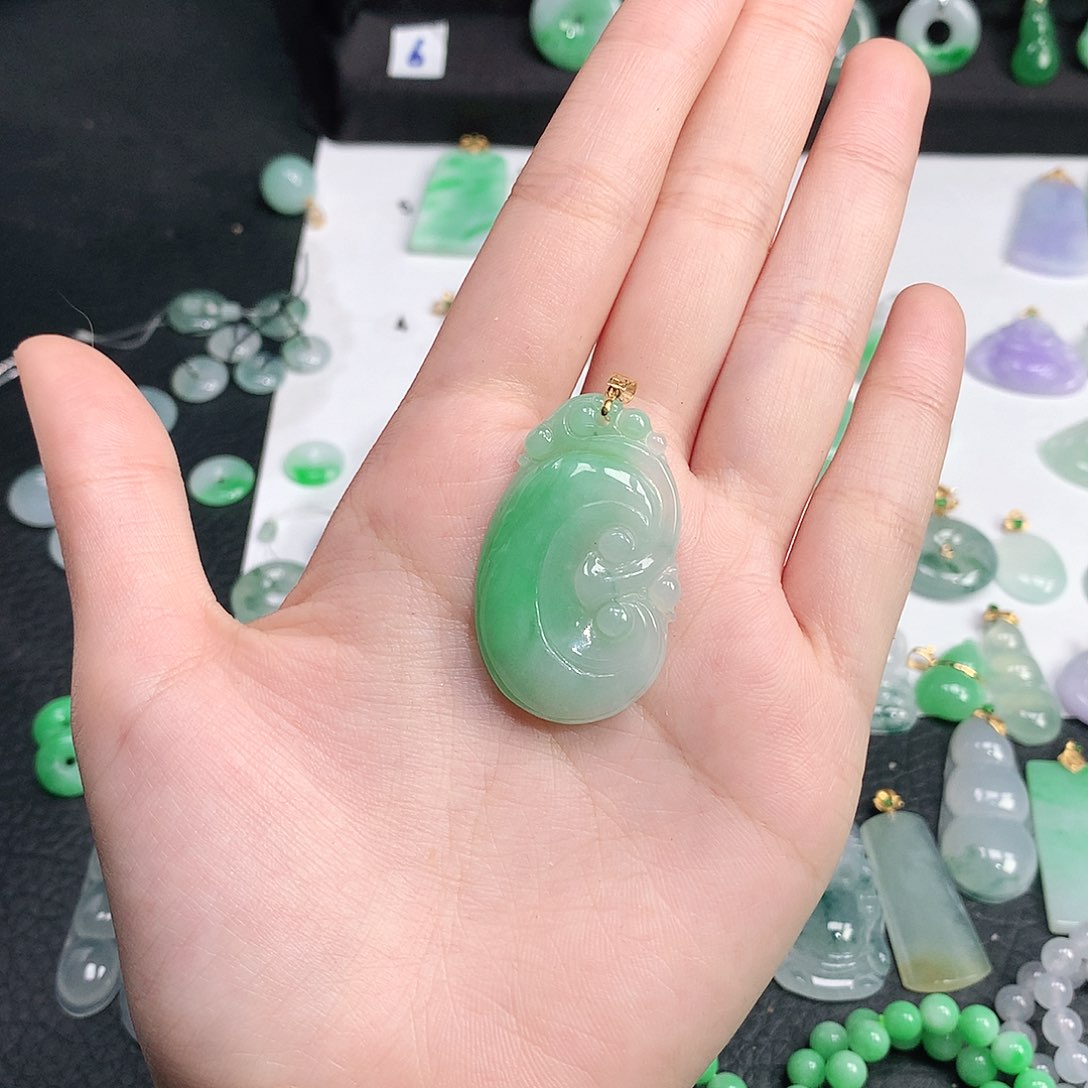 翡翠颈饰未镶嵌舍*.翡翠