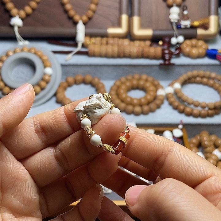 手串桃核蜜*猛犸吞金兽戒指