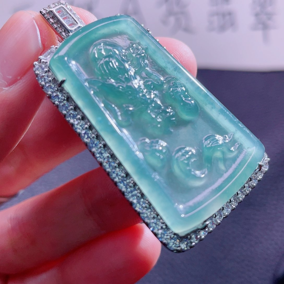 翡翠颈饰未镶嵌999999999