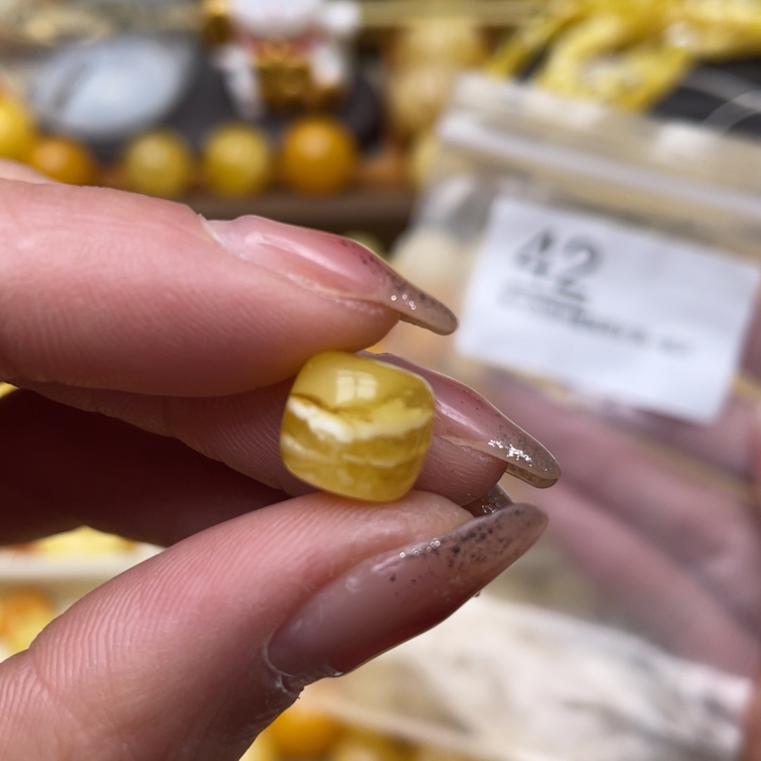 蜜蜡珠宝奇石未镶嵌小坑10.2