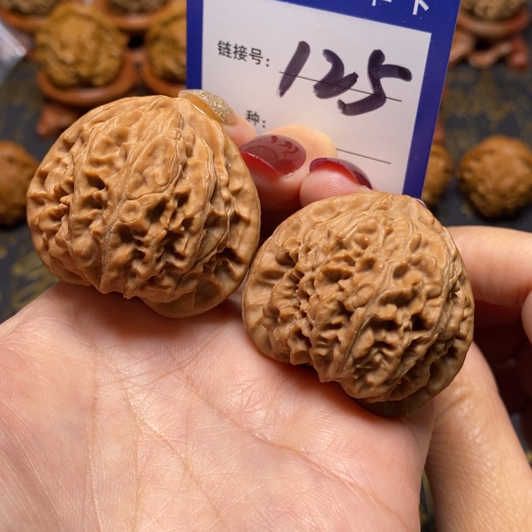 文玩核桃把件宫灯全品39。 125