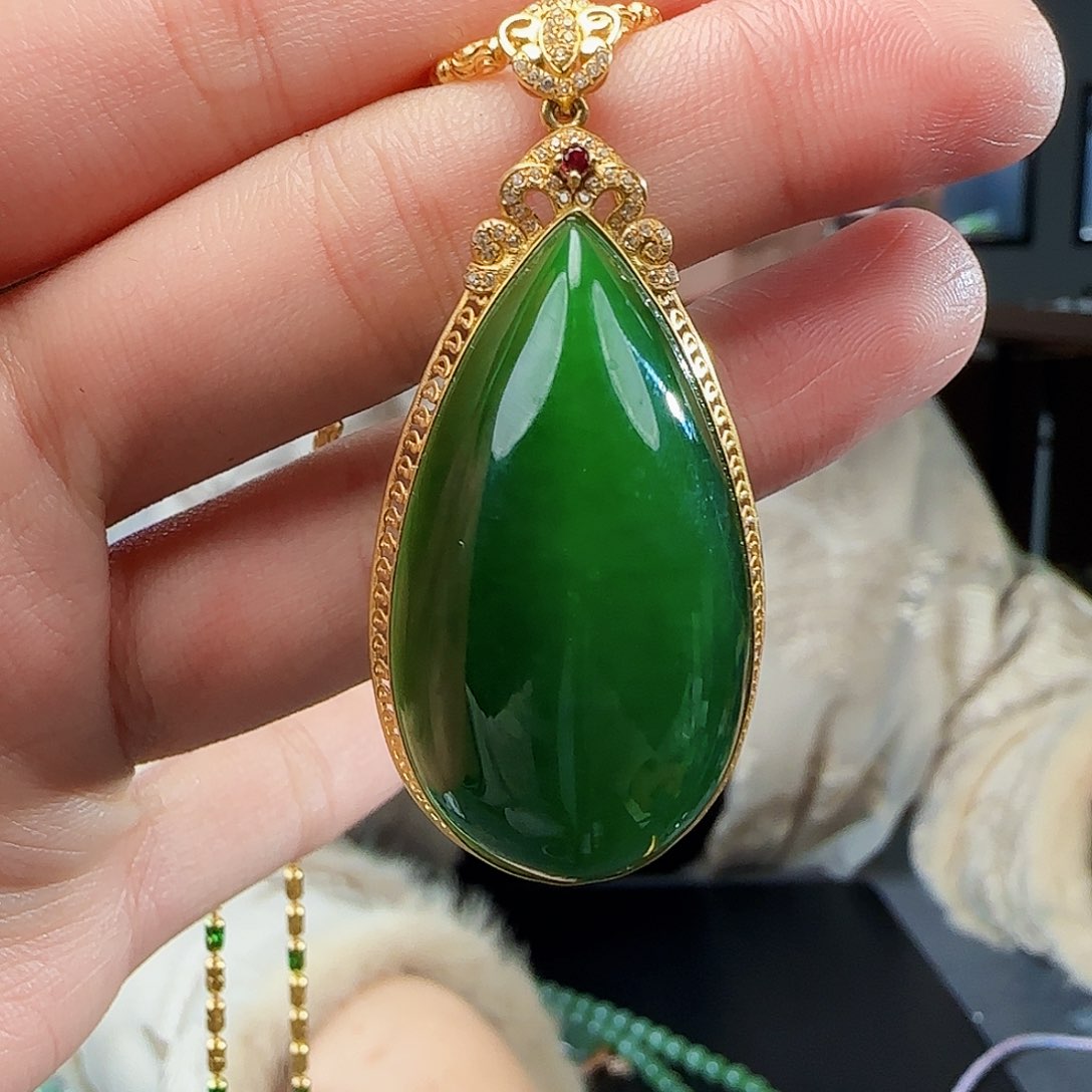 和田玉吊坠(不含链)18K金镶嵌1