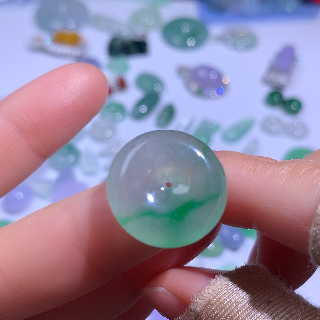 翡翠颈饰未镶嵌扣