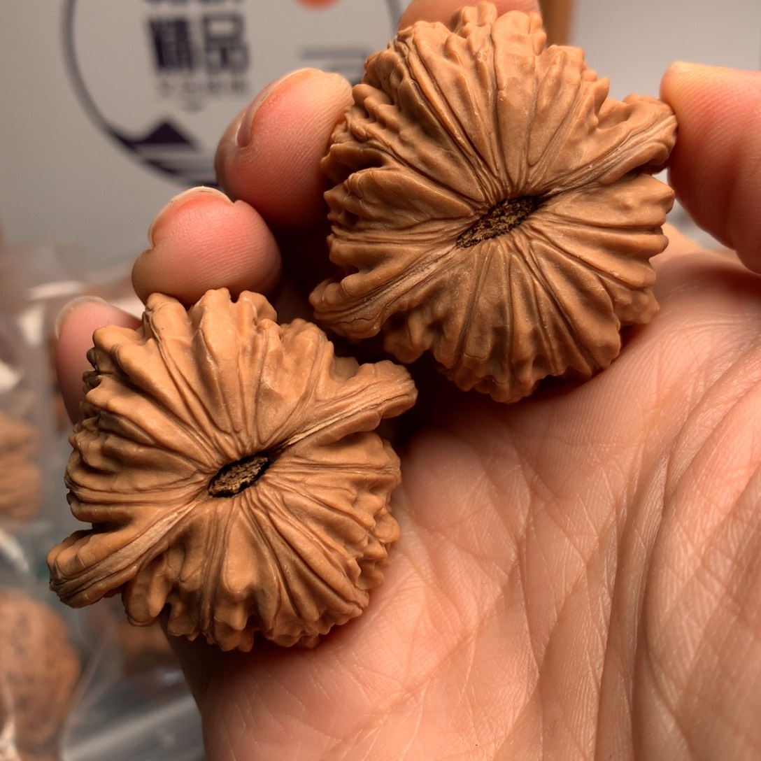 奔***腾文玩核桃吊坠天水45