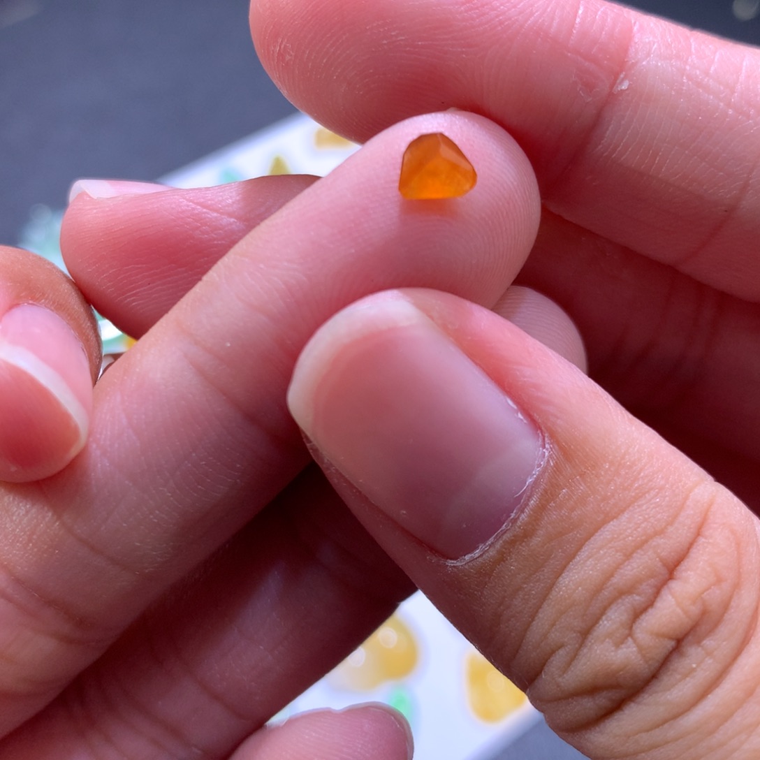 翡翠未镶嵌颈饰翡翠钻面
