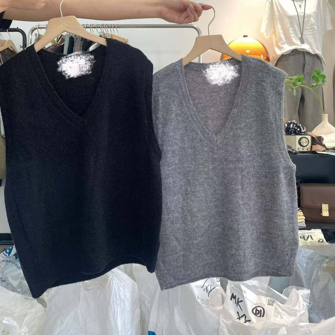秋冬进店必入的羊驼毛v领马甲超级好穿