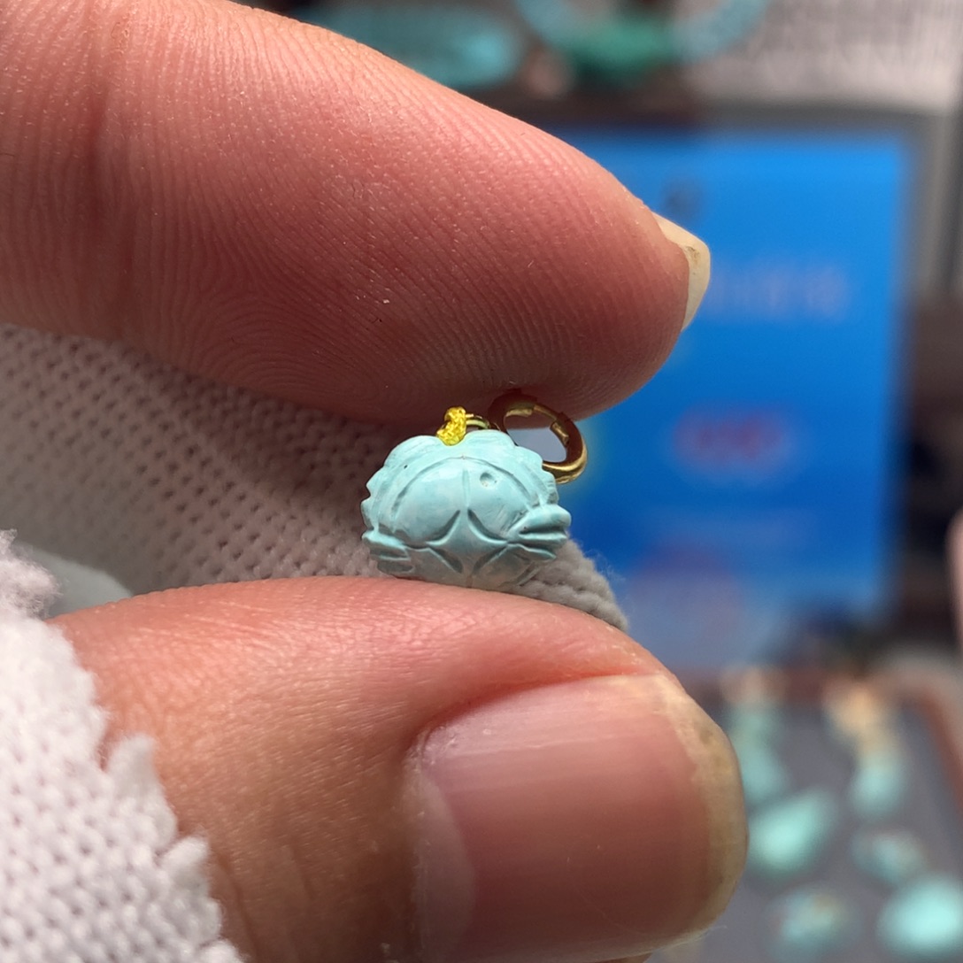 绿松石未镶嵌挂件