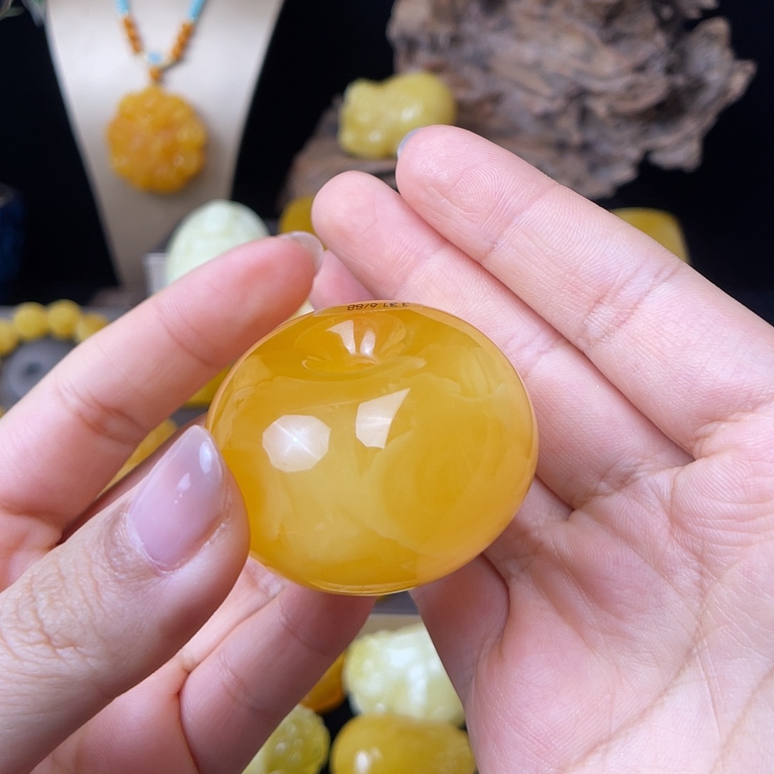 琥珀未镶嵌珠宝奇石