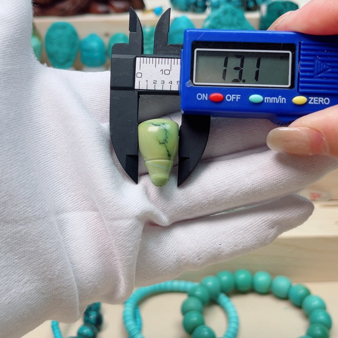 绿松石三通未镶嵌