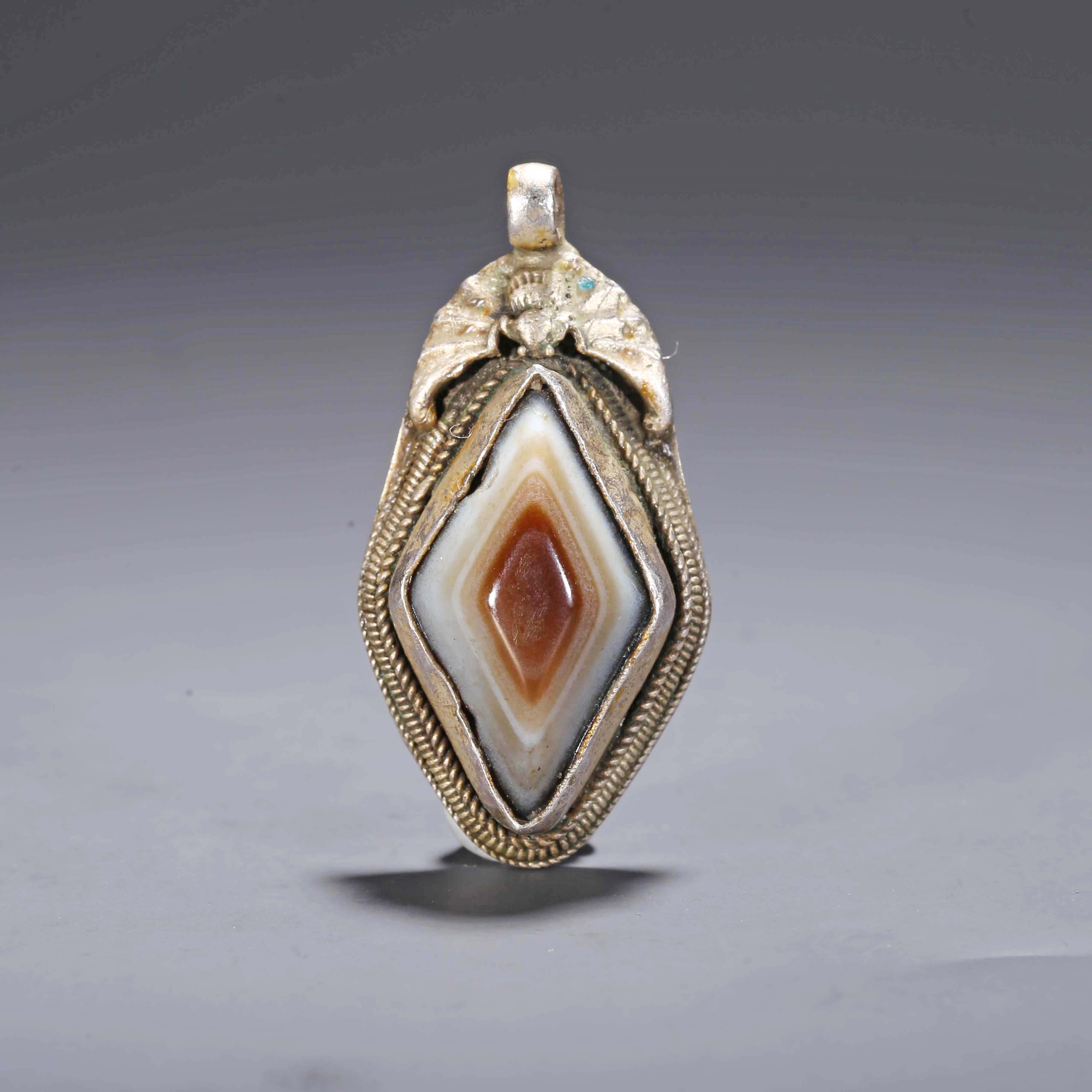 【济文阁】JZYM20121820清代 嵌银玛瑙吊坠